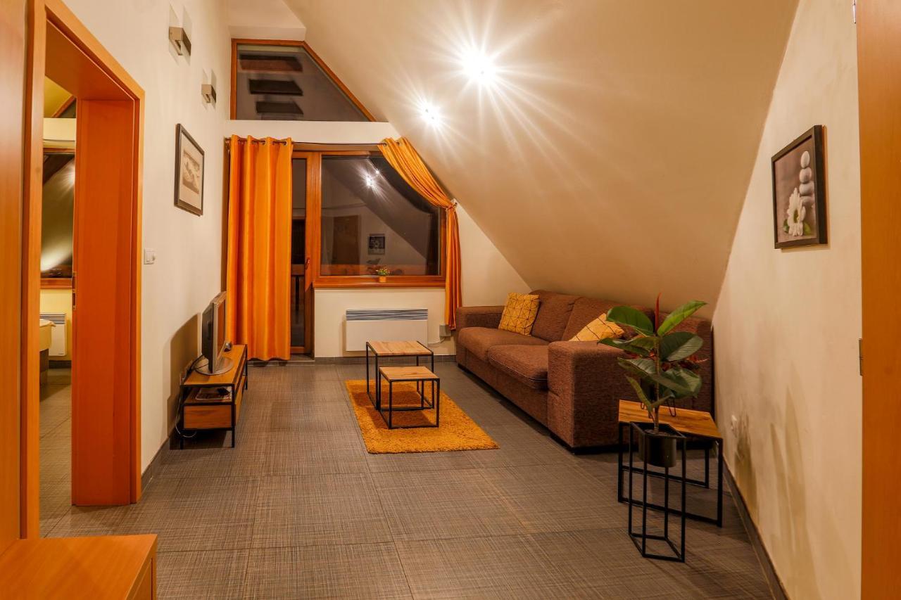 Apartmanovy Dom Fatrapark 1 S Wellness - Hlavna Recepcia Ruzomberok Εξωτερικό φωτογραφία